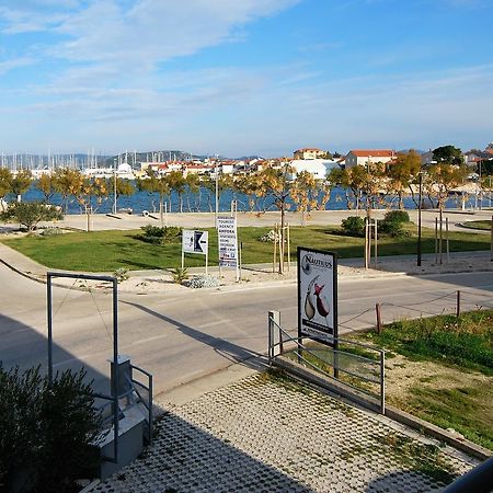 Nautica Apartments Betina  Luaran gambar