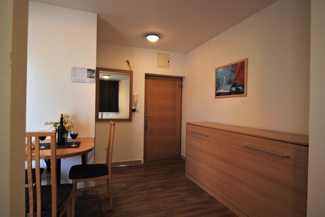Nautica Apartments Betina  Luaran gambar