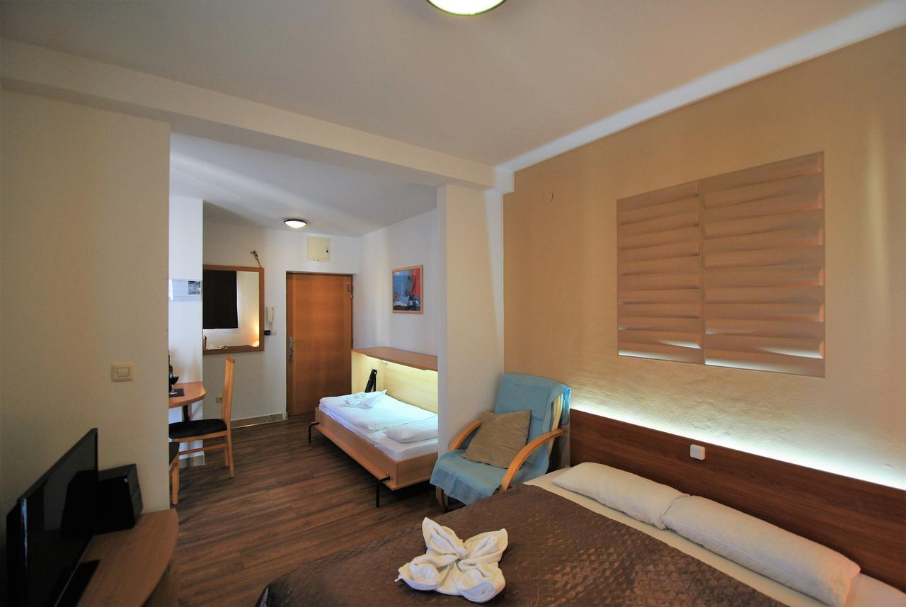 Nautica Apartments Betina  Luaran gambar