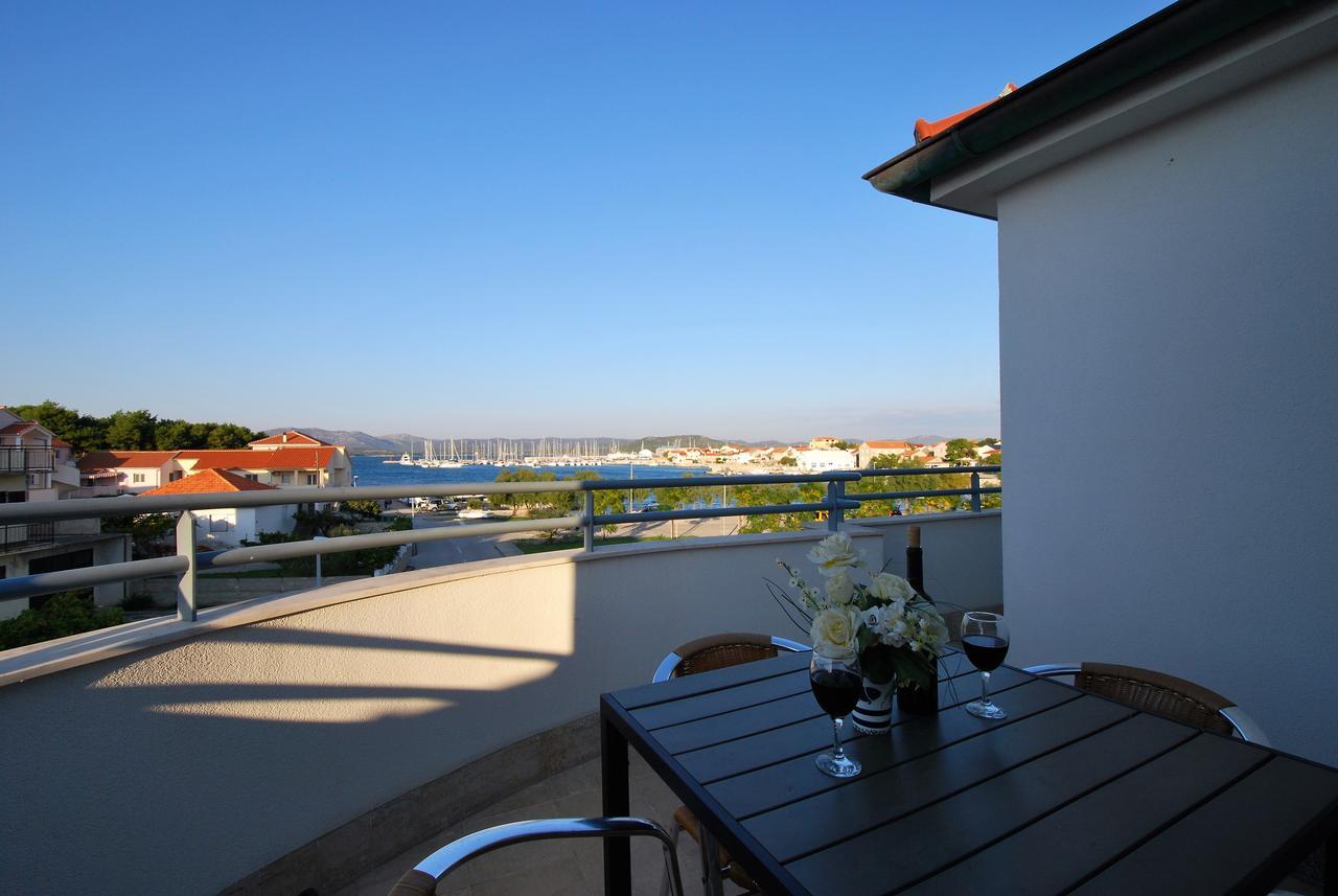 Nautica Apartments Betina  Luaran gambar
