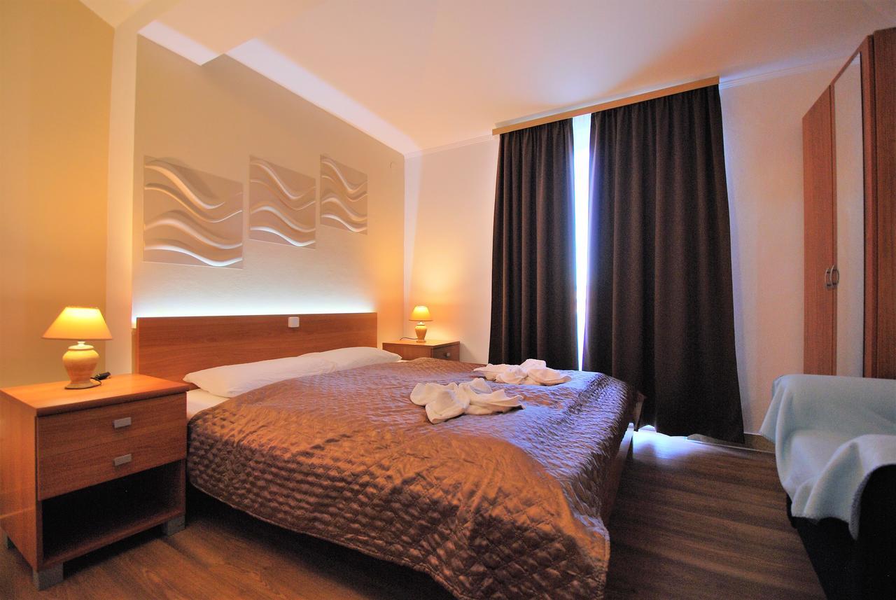 Nautica Apartments Betina  Luaran gambar