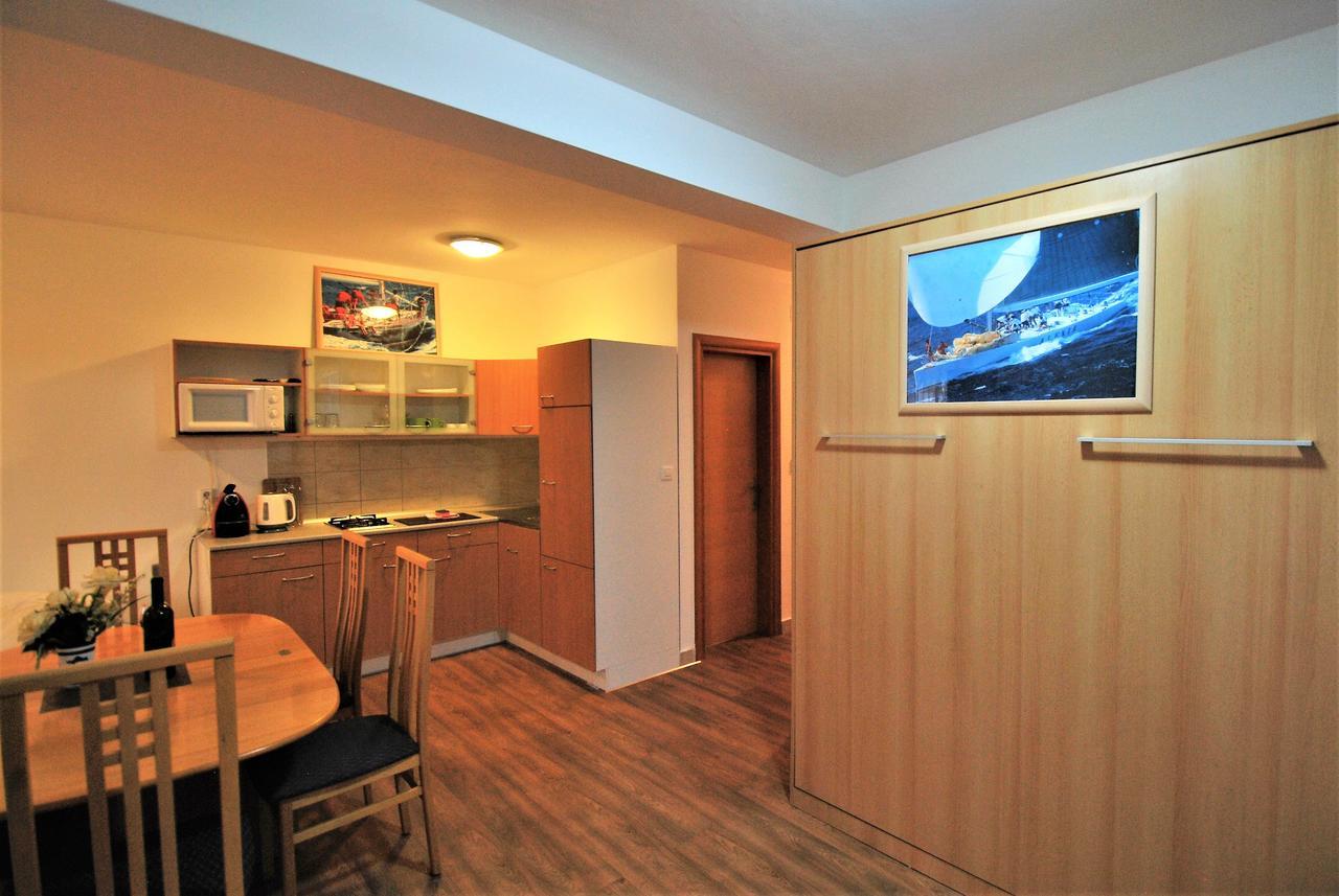Nautica Apartments Betina  Luaran gambar