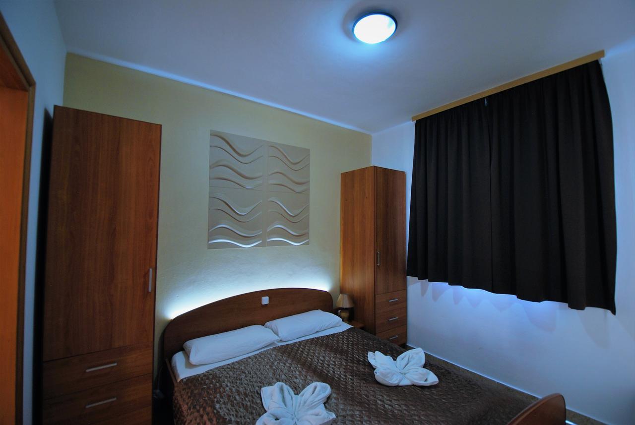 Nautica Apartments Betina  Luaran gambar