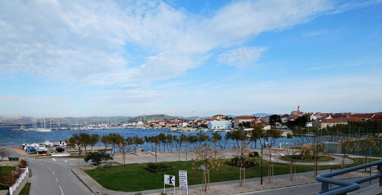 Nautica Apartments Betina  Luaran gambar